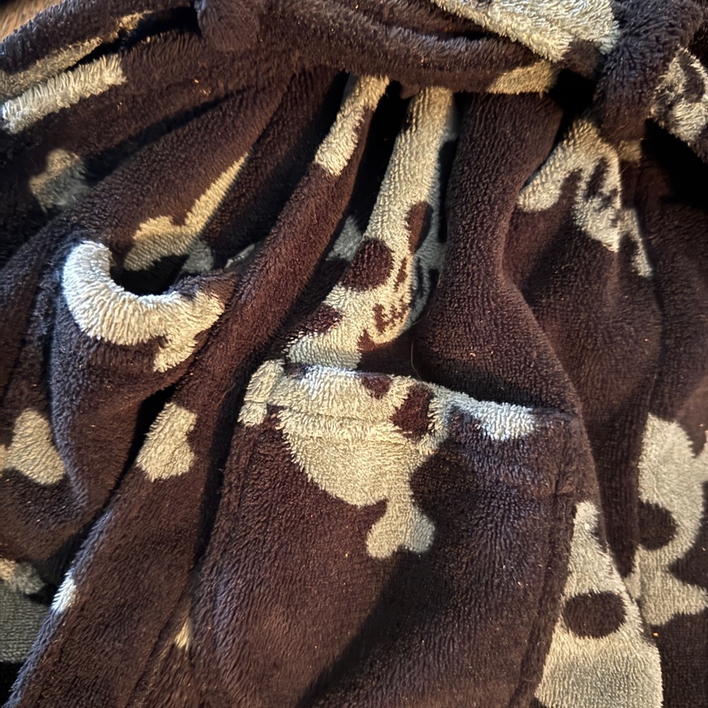Cherokee Skull Pajama Robe - Picture 3 of 4